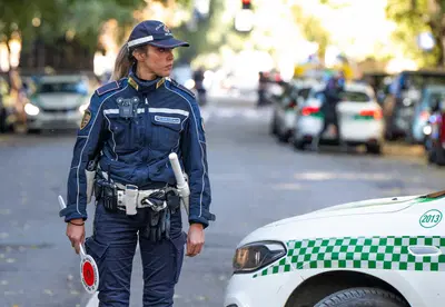 Non si ferma all&rsquo;alt della Polizia e fugge in auto: rintracciato il giorno dopo grazie alle telecamere