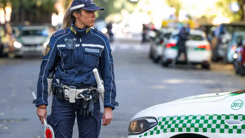 Non si ferma all&rsquo;alt della Polizia e fugge in auto: rintracciato il giorno dopo grazie alle telecamere