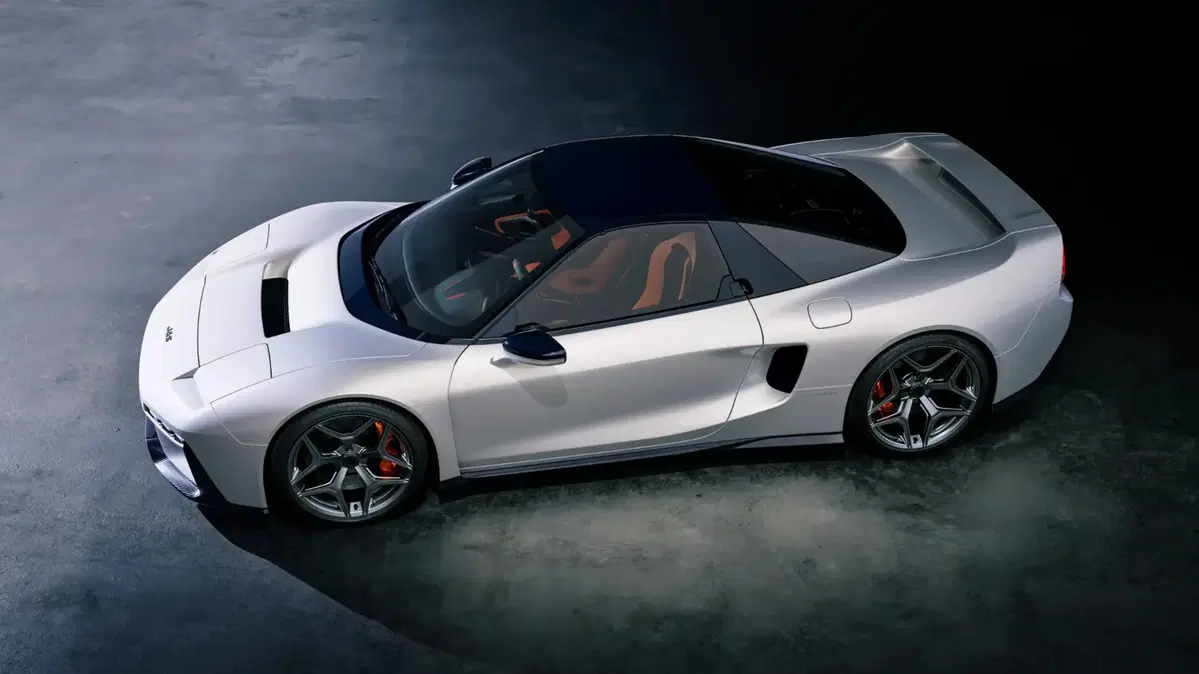 Pininfarina riscrive la leggenda: nasce Honda NSX Tensei, il restomod che unisce Italia e Giappone (9)