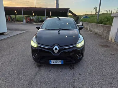 Renault Clio dCi 8V 90 CV EDC 5 porte Moschino Intens del 2019 usata a Perugia