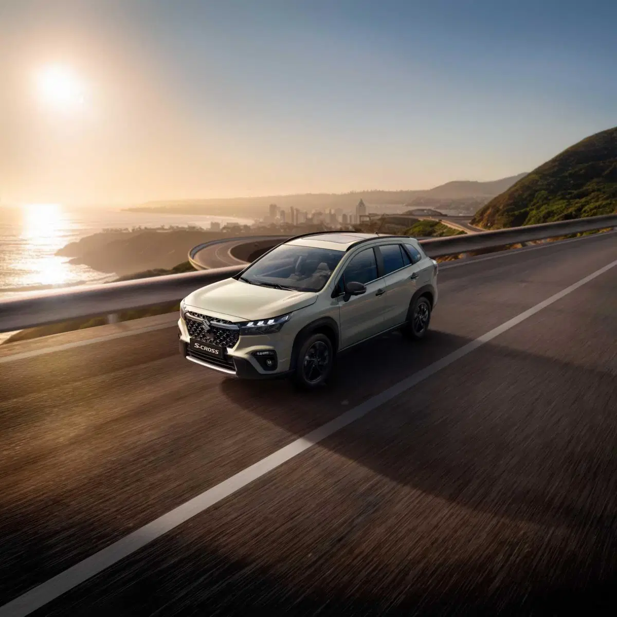 Suzuki KURO, il nero diventa manifesto: Vitara e S-Cross Hybrid cambiano pelle e partono da 25.850 euro (7)
