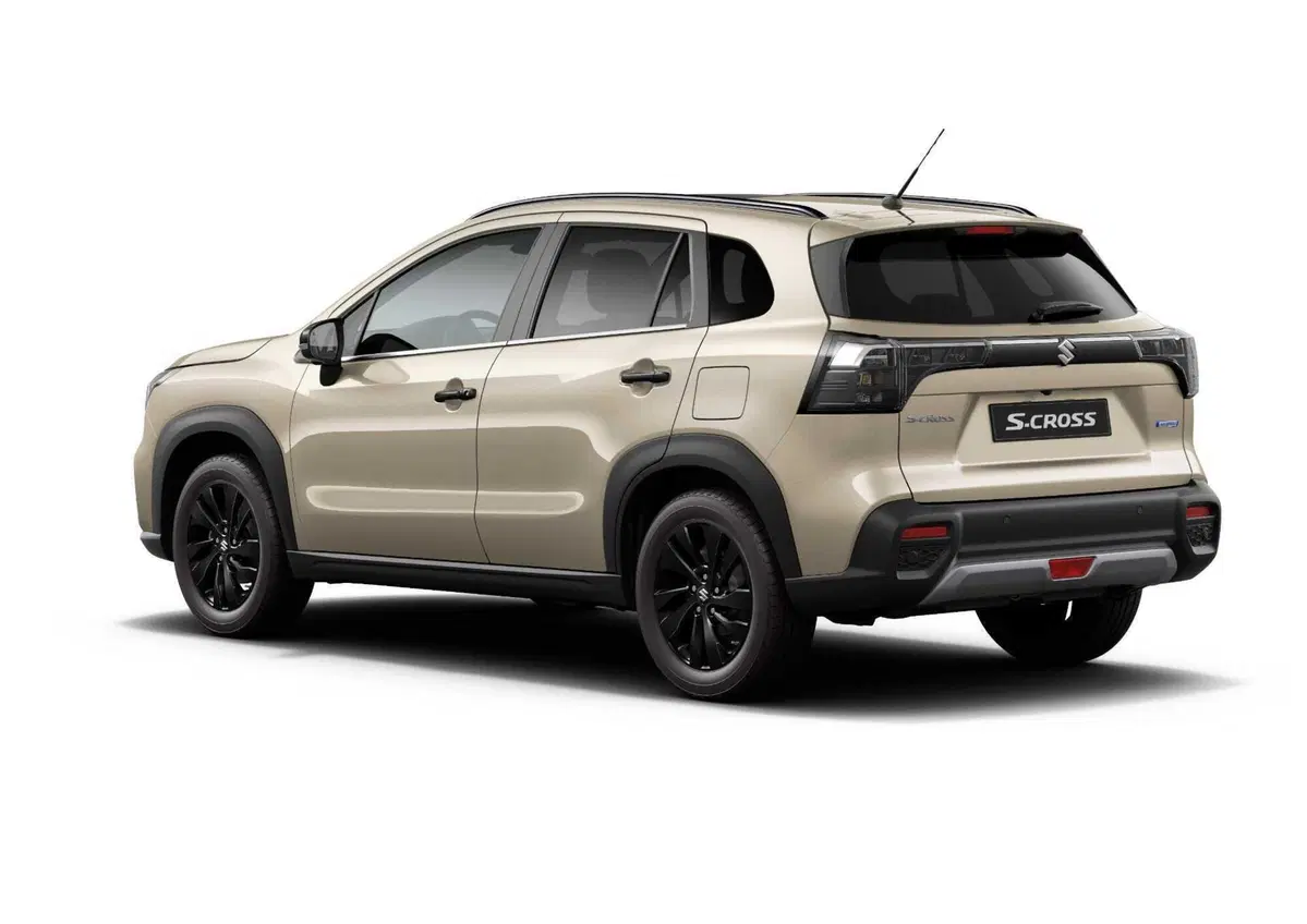 Suzuki KURO, il nero diventa manifesto: Vitara e S-Cross Hybrid cambiano pelle e partono da 25.850 euro (9)