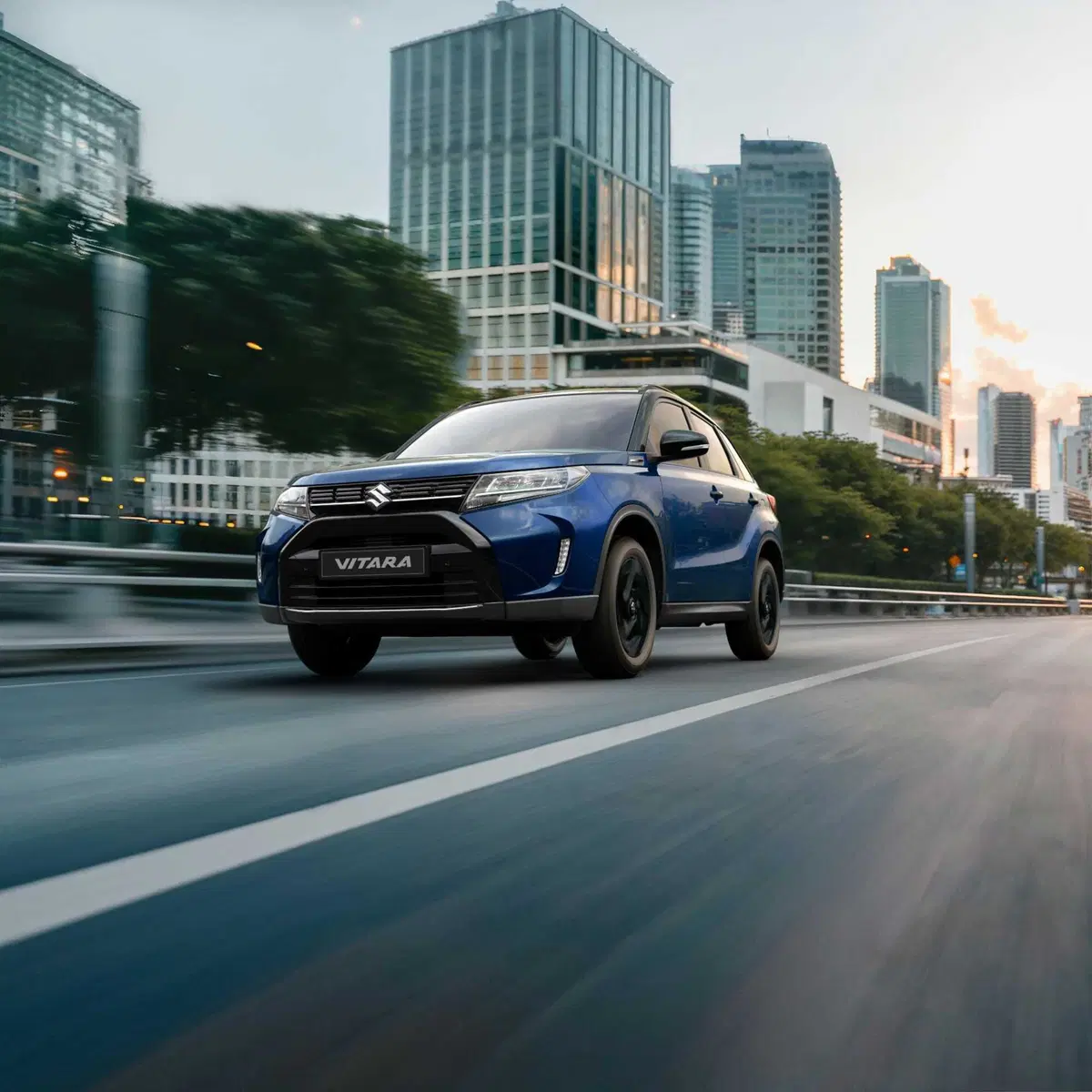 Suzuki KURO, il nero diventa manifesto: Vitara e S-Cross Hybrid cambiano pelle e partono da 25.850 euro (16)