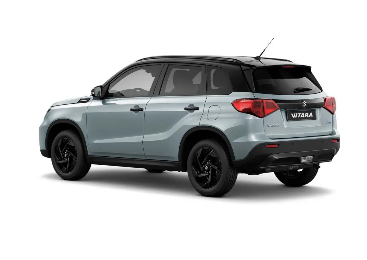 Suzuki KURO, il nero diventa manifesto: Vitara e S-Cross Hybrid cambiano pelle e partono da 25.850 euro (19)