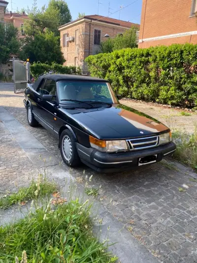 Saab 900 EP cabriolet d'epoca del 1992 a Bellaria-Igea Marina