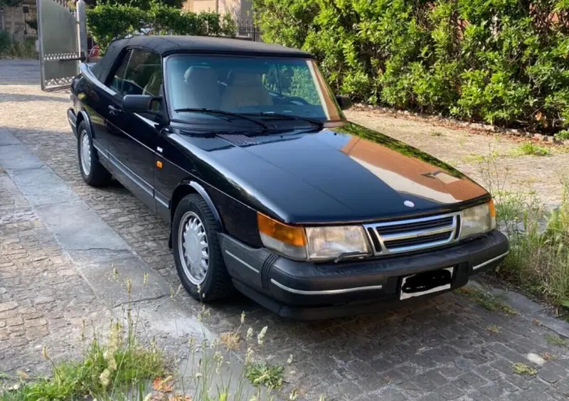 Saab 900 EP cabrioletd'epoca del 1992 a Bellaria-Igea Marina