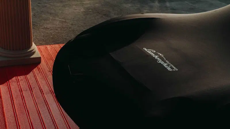 Tre anni per un colore che nessuno avrebbe osato: la Lamborghini Miura SV rinasce e lascia senza fiato