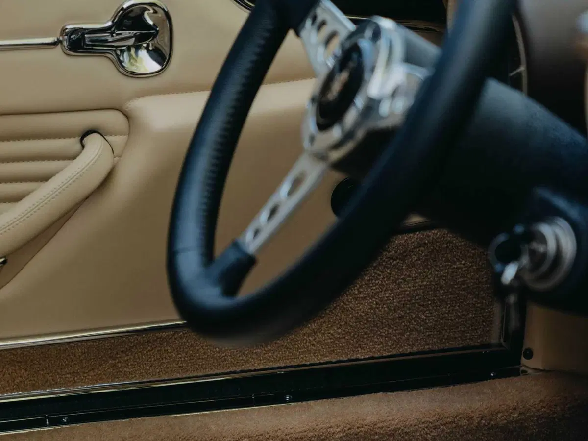 Abitacolo Lamborghini Miura SV (10)