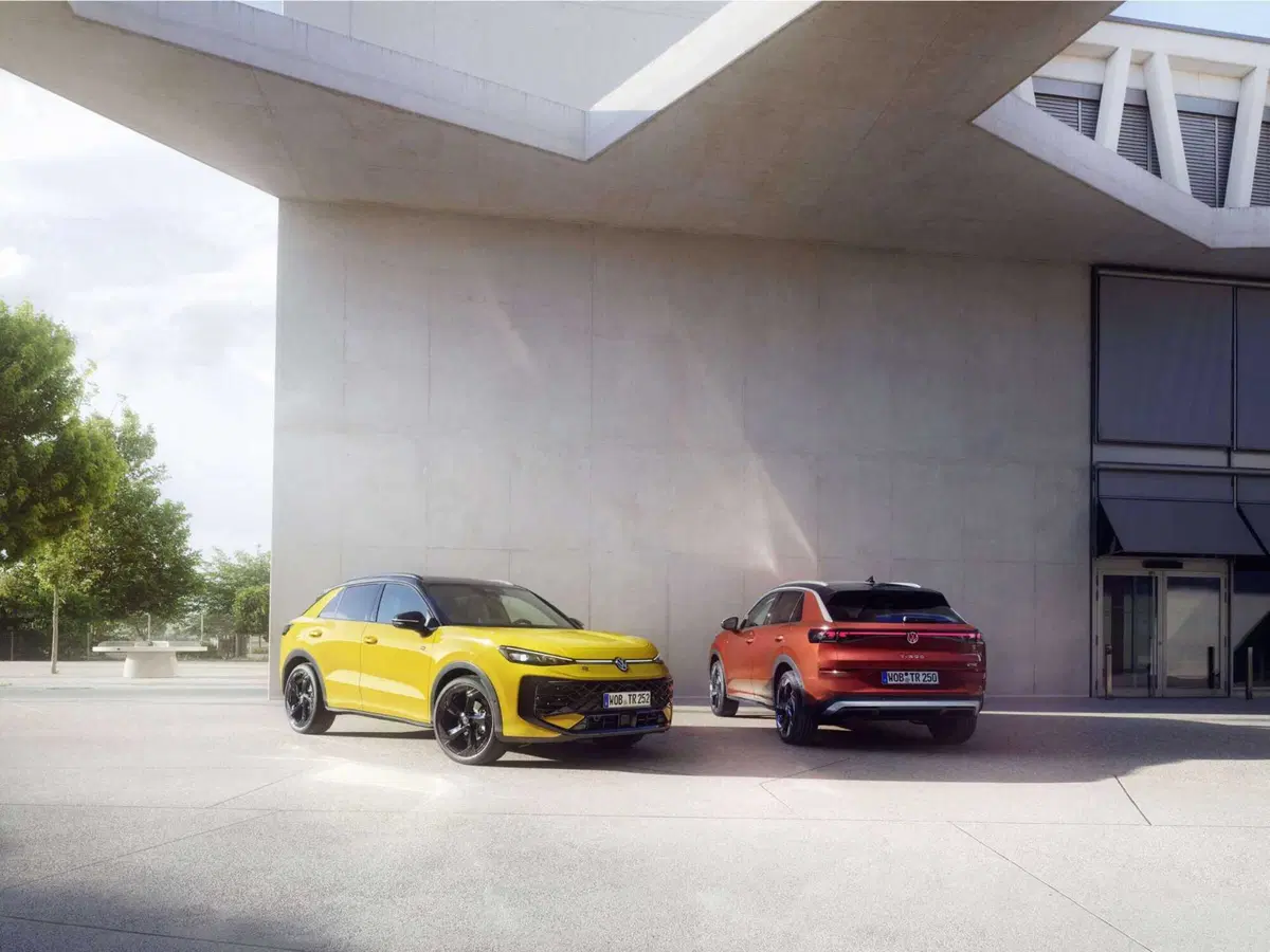 Volkswagen Golf e T-Roc full hybrid: due motori elettrici e un 1.5 TSI per dire addio ai cavi di ric (2)