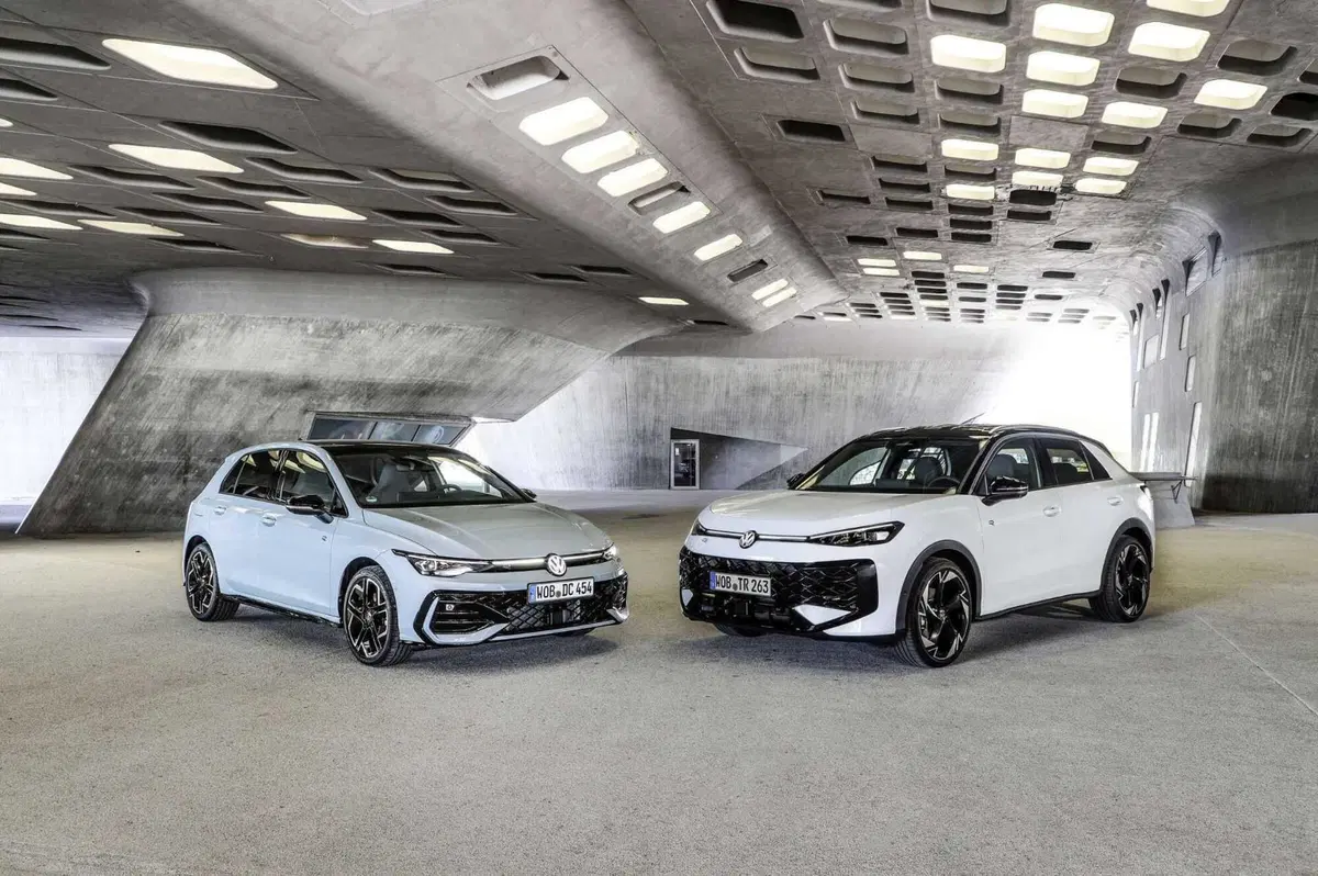 Volkswagen Golf e T-Roc full hybrid: due motori elettrici e un 1.5 TSI per dire addio ai cavi di ricarica