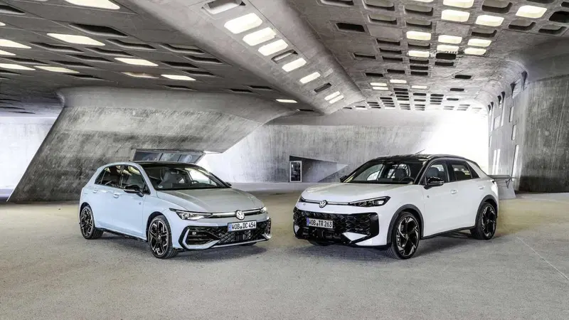 Volkswagen Golf e T-Roc full hybrid: due motori elettrici e un 1.5 TSI per dire addio ai cavi di ricarica