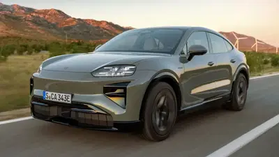 Porsche Cayenne Coup&eacute; Electric: il SUV sportivo diventa elettrico e si ispira alla 911