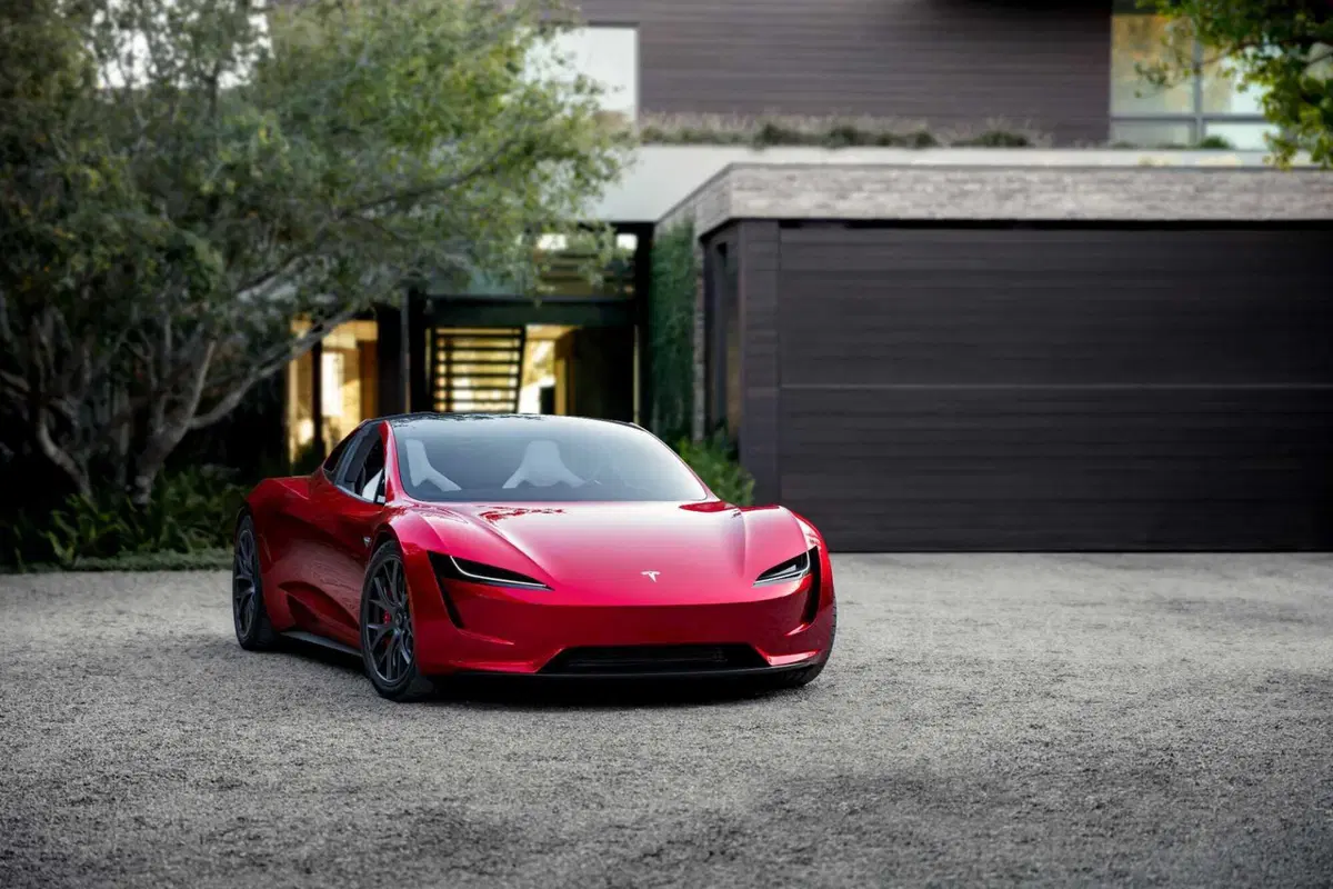 Tesla Roadster, Musk: «Sarà l'ultima auto che potrai davvero guidare». Peccato che non esista ancora (9)