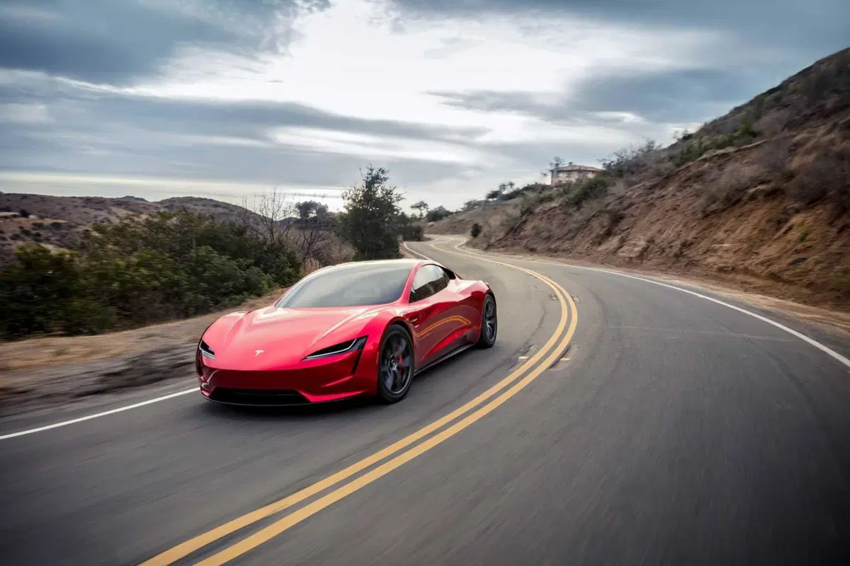 Tesla Roadster, Musk: «Sarà l'ultima auto che potrai davvero guidare». Peccato che non esista ancora (11)