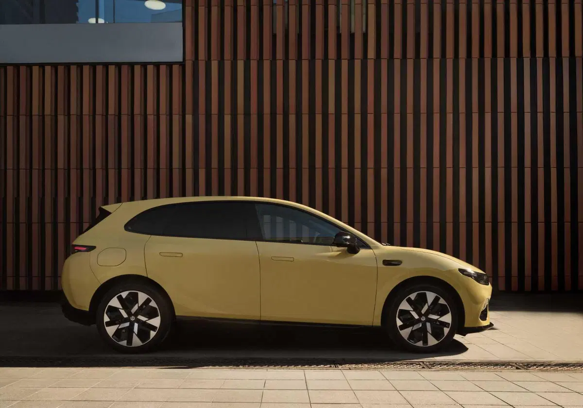 Leapmotor B05 sbarca in Italia da 22.900 euro: 218 CV, trazione posteriore e batteria nel telaio per spaventare ID.3 e MG4