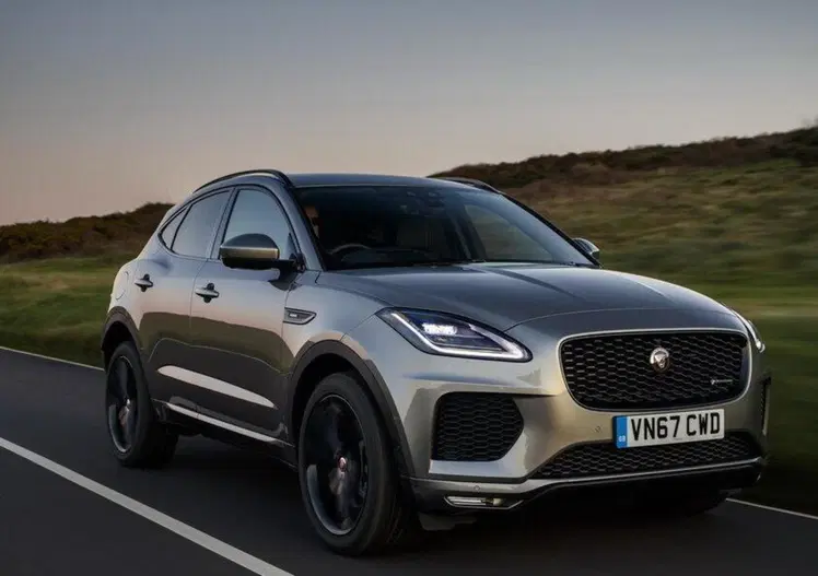 Jaguar E-Pace: comprarne una con il programma Approved