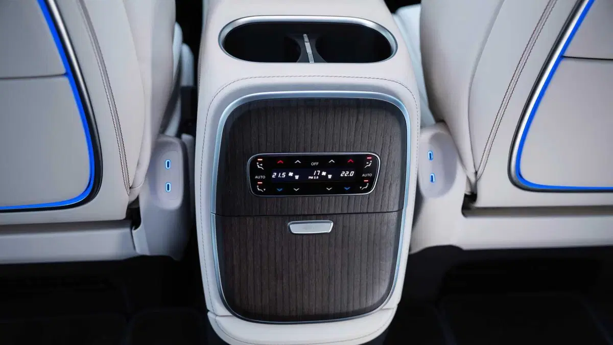 Mercedes-Benz Classe VLE (2026-->>) (26)