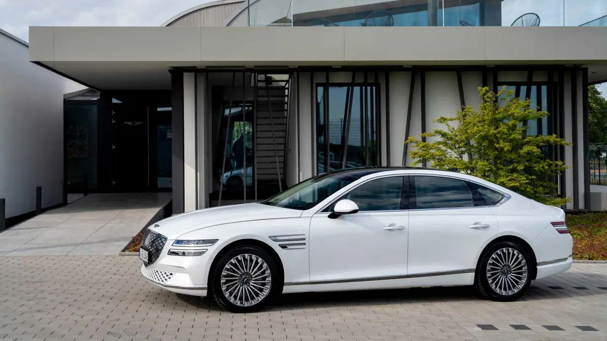 Genesis G80 (2026-->>) (3)