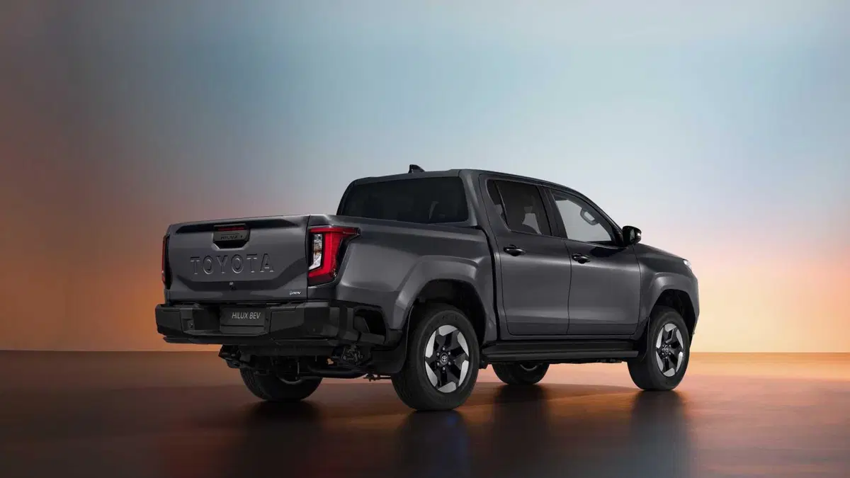 Toyota Hilux 59,2 kWh double cab Icon (4)