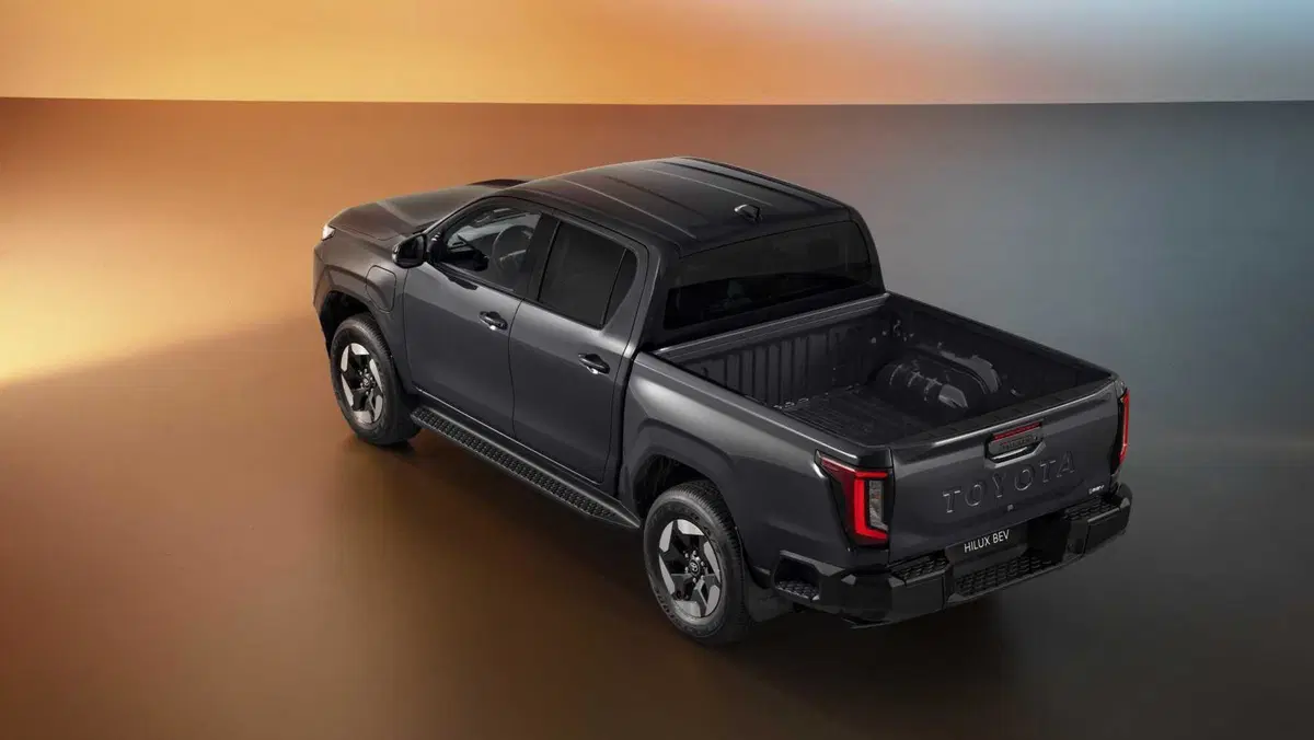 Toyota Hilux 59,2 kWh double cab Icon (3)