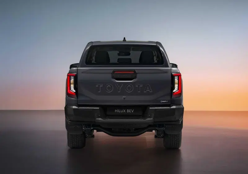 Toyota Hilux (2026-->>) (7)