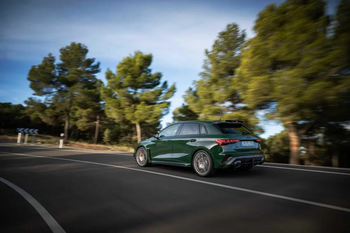 Audi RS3 Competition Limited: il canto del cigno del cinque cilindri vale davvero €106.700? (VIDEO) (18)