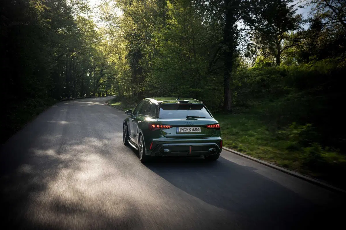 Audi RS3 Competition Limited: il canto del cigno del cinque cilindri vale davvero €106.700? (VIDEO) (28)