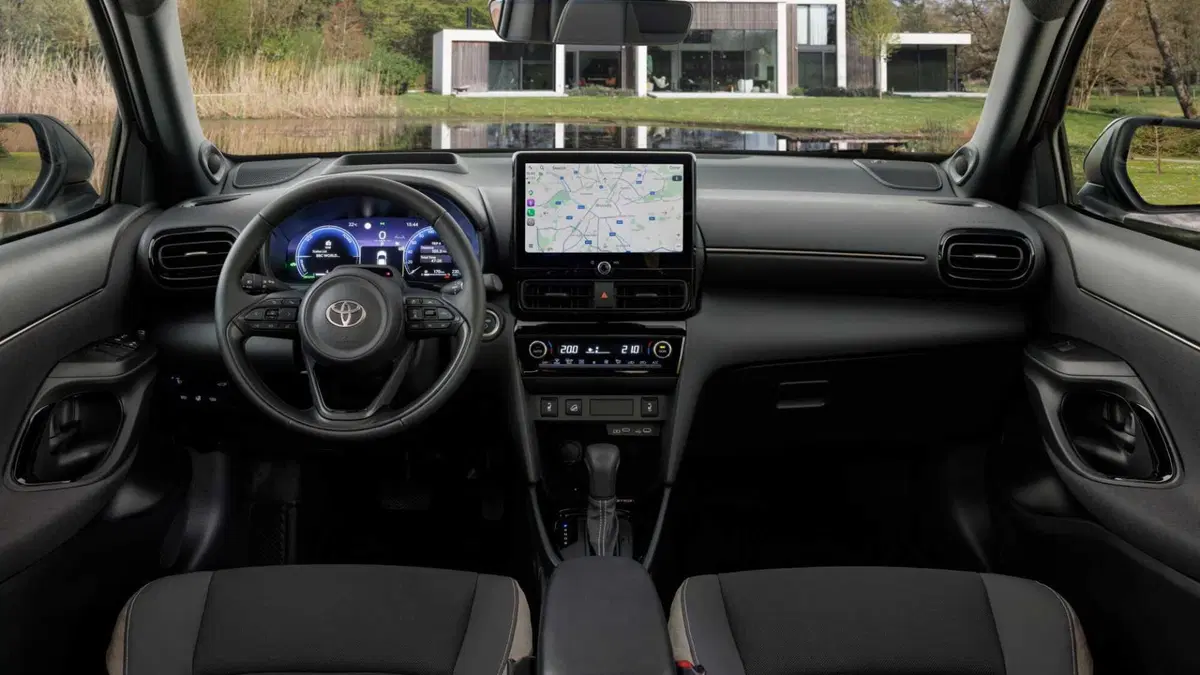 Toyota Yaris Cross (2021-->>) (10)
