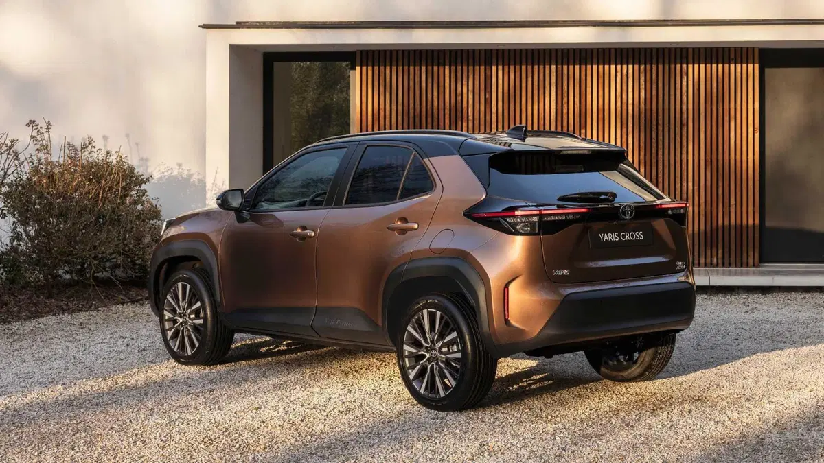 Toyota Yaris Cross (2021-->>) (6)