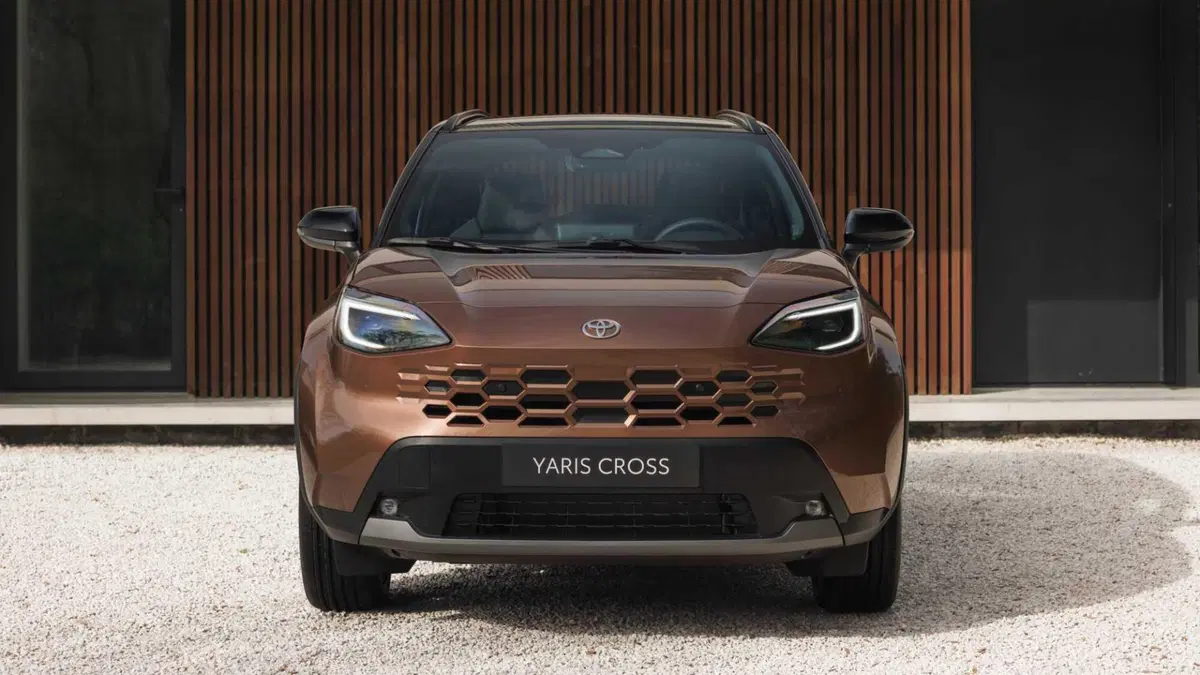 Toyota Yaris Cross (2021-->>) (9)