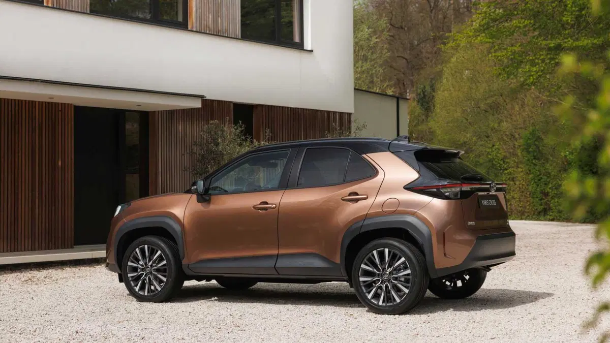 Toyota Yaris Cross (2021-->>) (5)