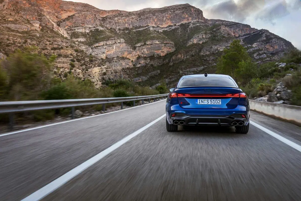 Audi S5 2026: 367 CV, V6 e trazione Quattro. E se non costasse poi così tanto? (VIDEO) (15)