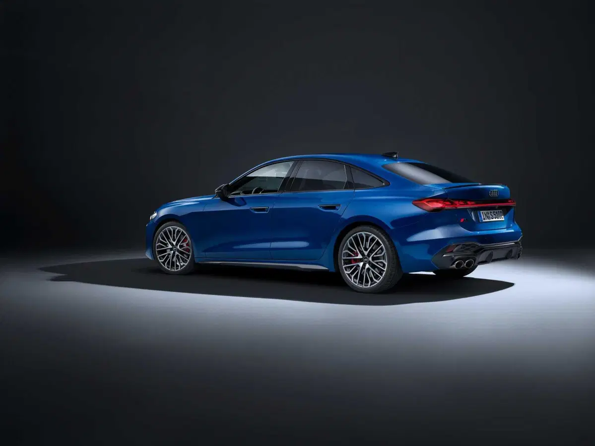 Audi S5 2026: 367 CV, V6 e trazione Quattro. E se non costasse poi così tanto? (VIDEO) (17)