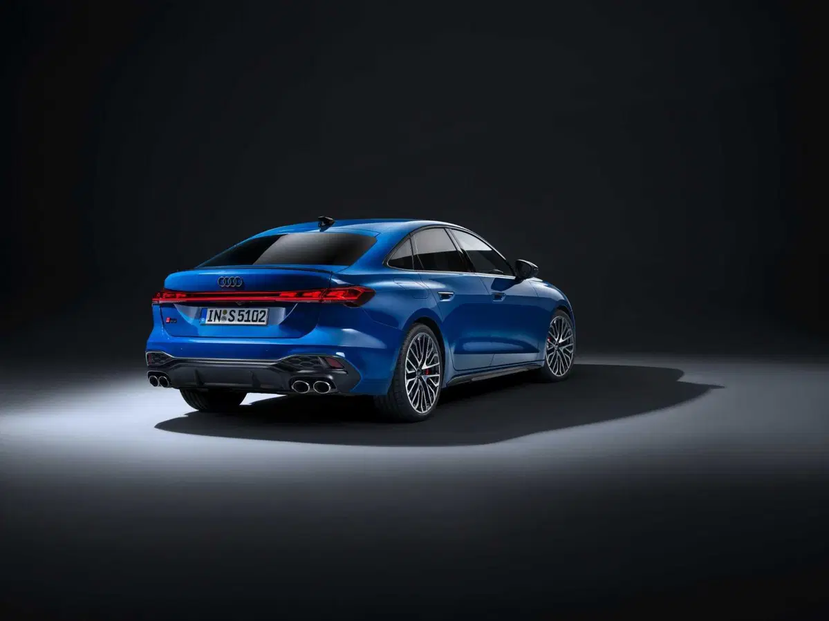 Audi S5 2026: 367 CV, V6 e trazione Quattro. E se non costasse poi così tanto? (VIDEO) (18)