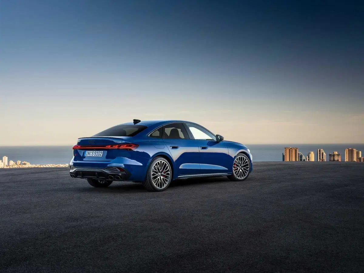 Audi S5 2026: 367 CV, V6 e trazione Quattro. E se non costasse poi così tanto? (VIDEO) (38)