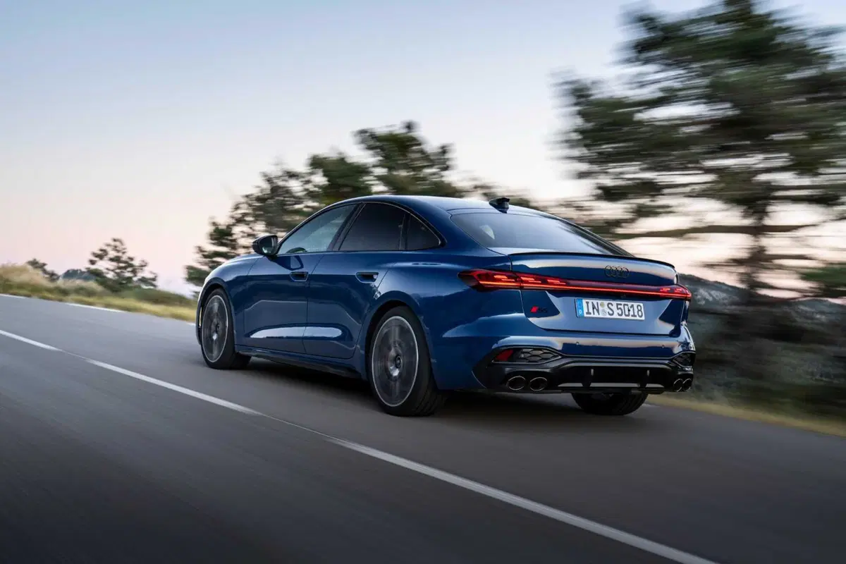 Audi S5 2026: 367 CV, V6 e trazione Quattro. E se non costasse poi così tanto? (VIDEO) (46)