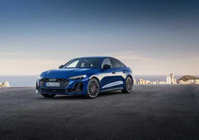 Audi S5 2026: 367 CV, V6 e trazione Quattro. E se non costasse poi così tanto? (VIDEO)