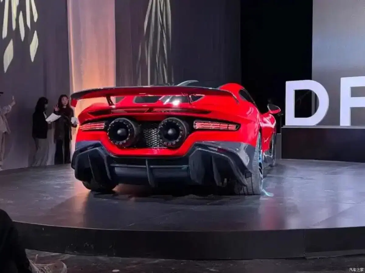 Dreame Nebula Next 01 Jet Edition: dagli aspirapolvere ai razzi, la supercar che tocca i 100 km/h in 0,9 secondi (2)