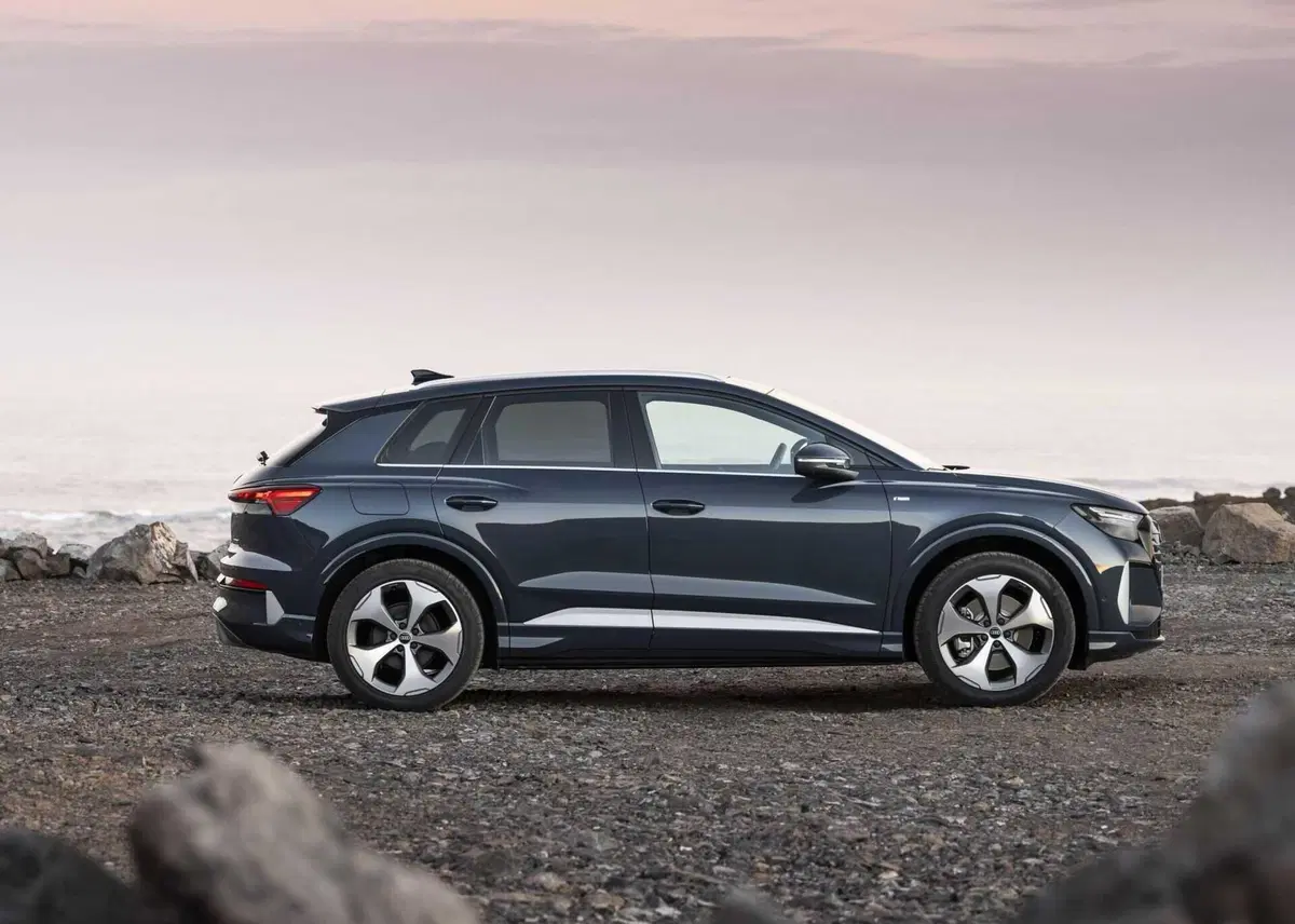 Audi Q4 e-tron, l'aggiornamento la trasforma: 592 km di autonomia e ricarica bidirezionale (8)