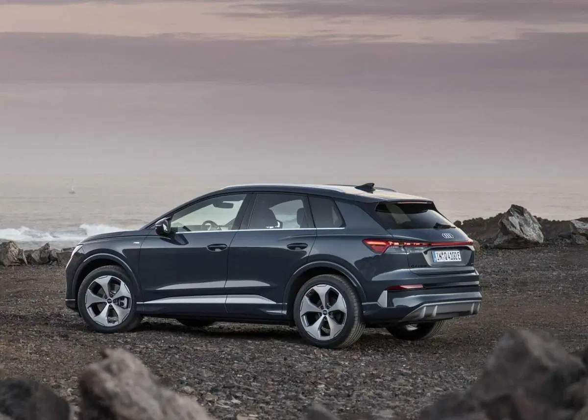 Audi Q4 e-tron, l'aggiornamento la trasforma: 592 km di autonomia e ricarica bidirezionale (9)