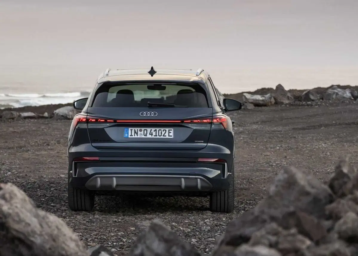 Audi Q4 e-tron, l'aggiornamento la trasforma: 592 km di autonomia e ricarica bidirezionale (10)