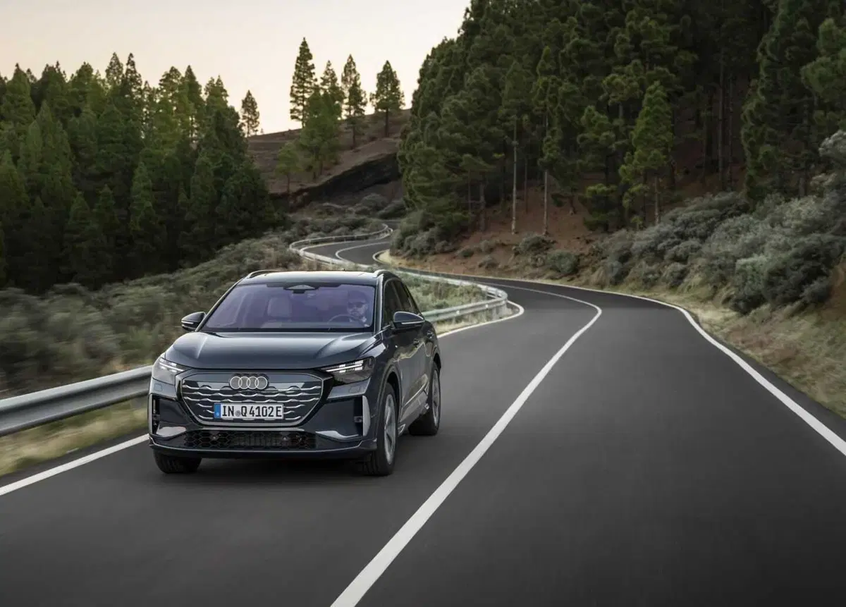 Audi Q4 e-tron, l'aggiornamento la trasforma: 592 km di autonomia e ricarica bidirezionale (17)