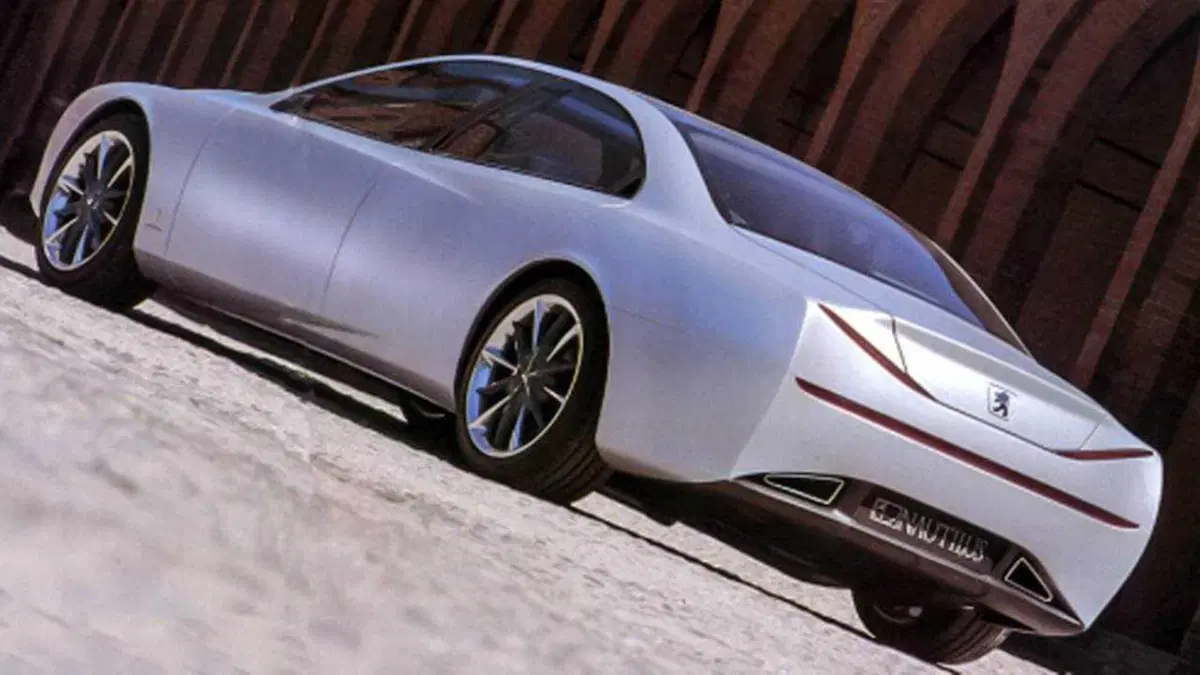 Pininfarina Nautilus, quando una Peugeot 605 divenne la berlina più visionaria degli anni Novanta (5)