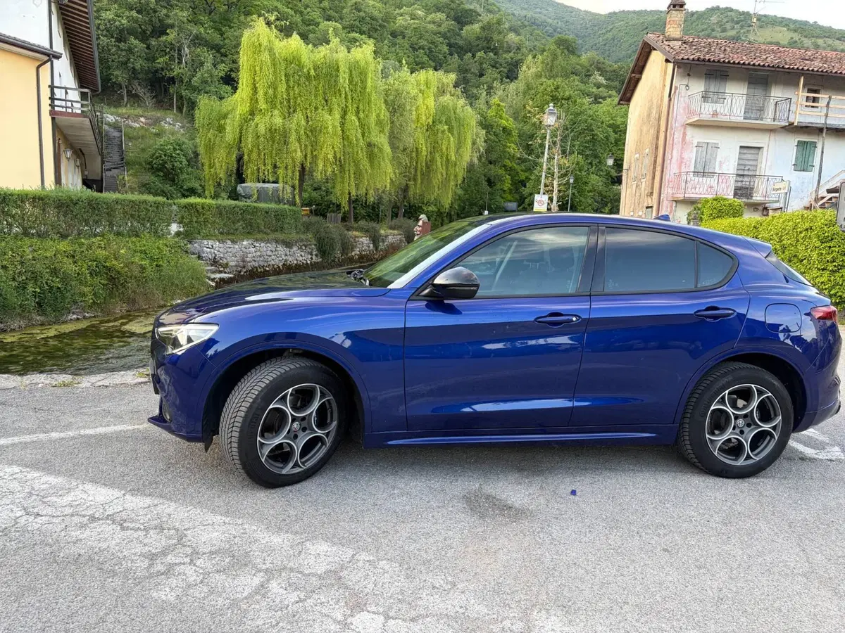 Alfa Romeo Stelvio usata a Pordenone (2)