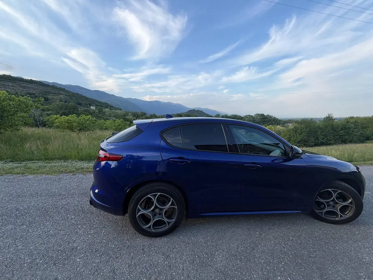 Alfa Romeo Stelvio usata a Pordenone (9)