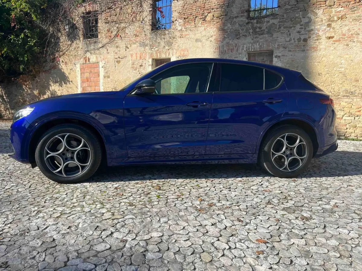 Alfa Romeo Stelvio usata a Pordenone (11)