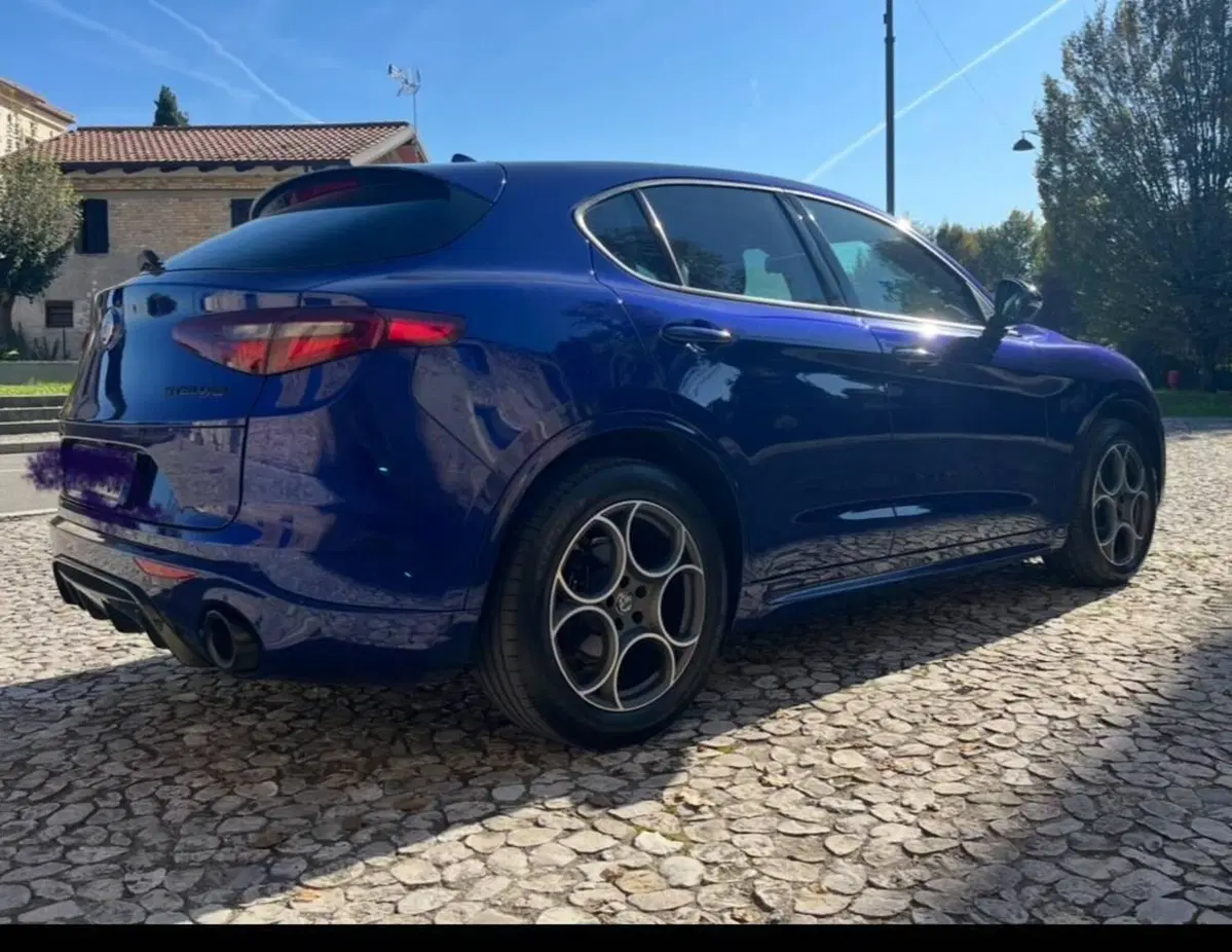 Alfa Romeo Stelvio usata a Pordenone (12)