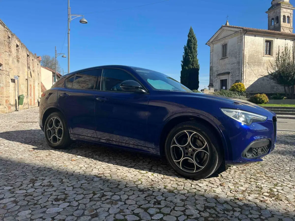 Alfa Romeo Stelvio usata a Pordenone (13)