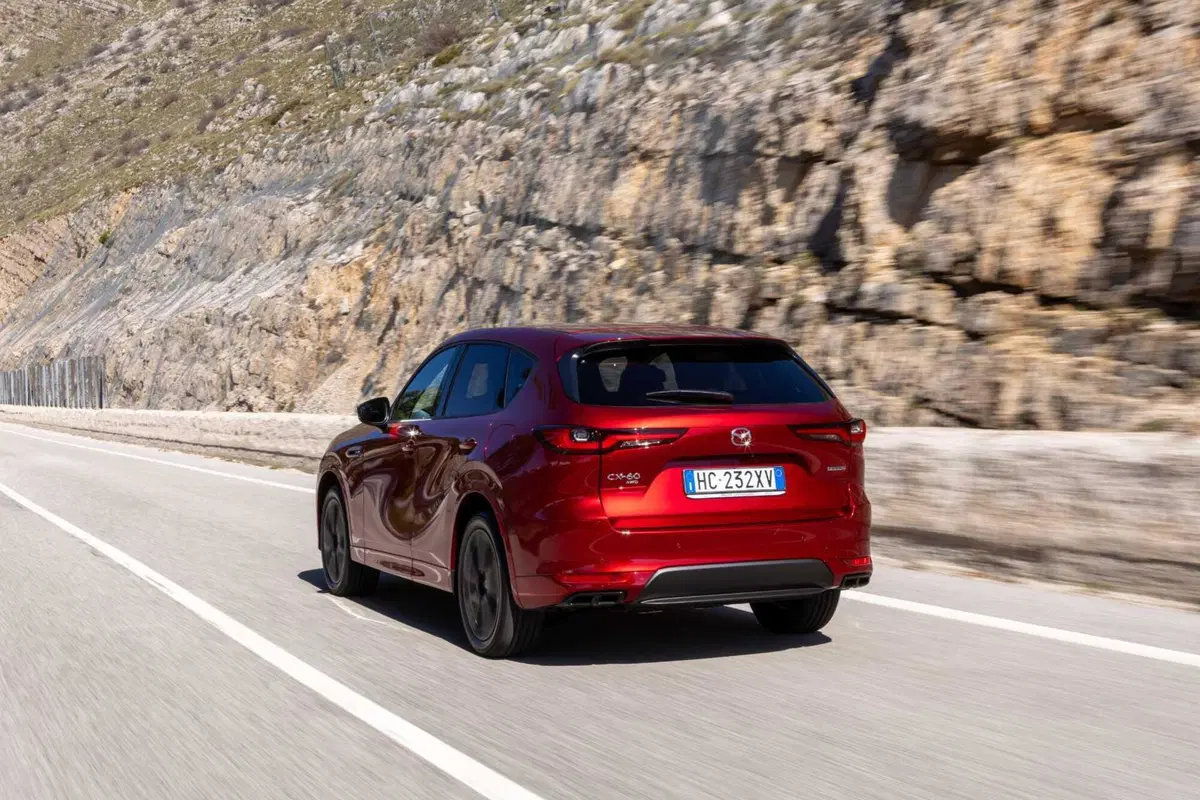 Mazda CX-60 2026: può un SUV farti davvero godere alla guida? La risposta è sì, e ora va ancora meglio