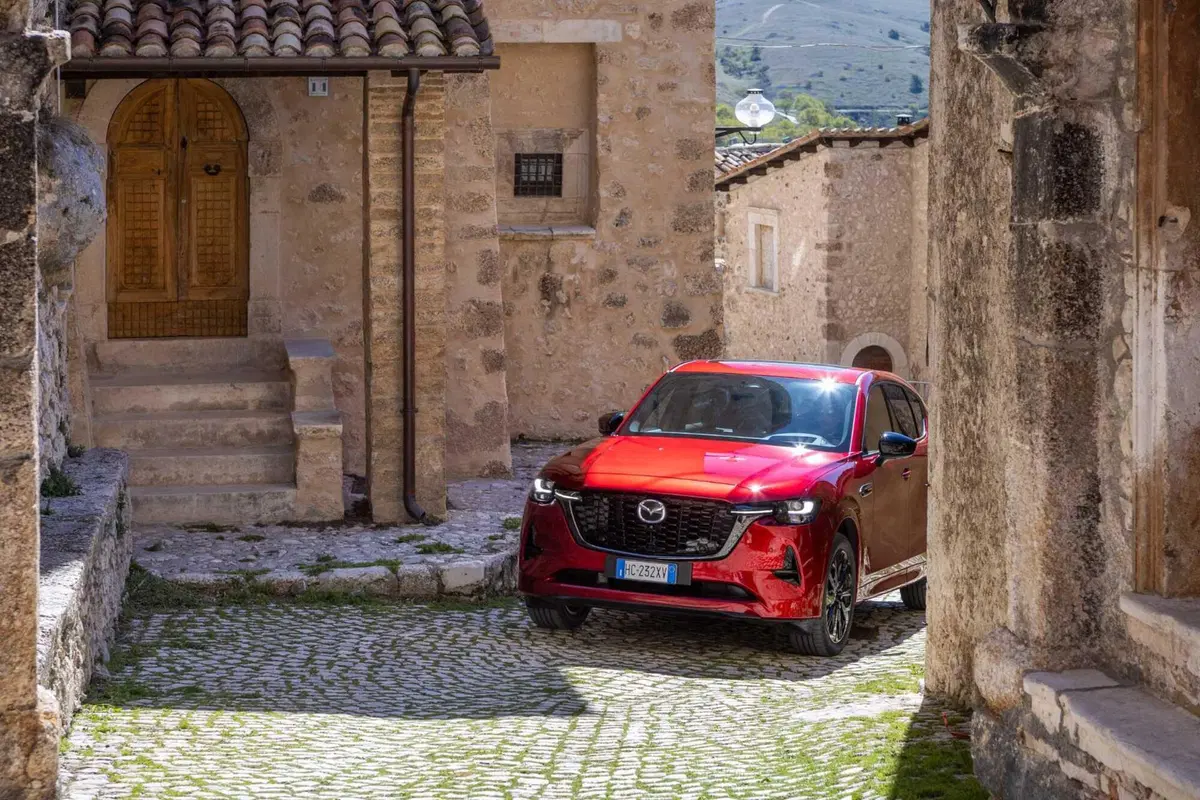 Mazda CX-60 2026: può un SUV farti davvero godere alla guida? La risposta è sì, e ora va ancora meglio (4)